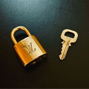 Louis Vuitton Lock and Key 304